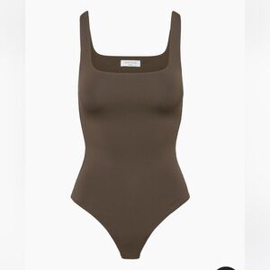 Aritzia/Babaton Square Neck Contour Bodysuit